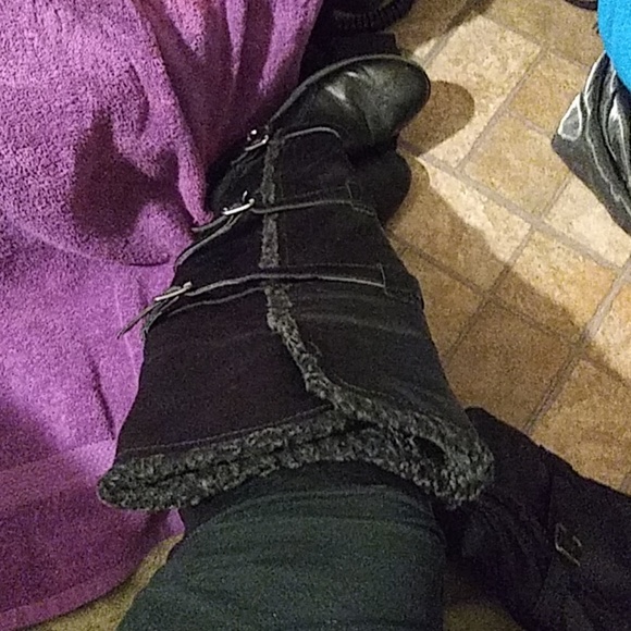 Over the KneeHigh Black Leather Size 6 Boots w/Fur - Picture 3 of 4